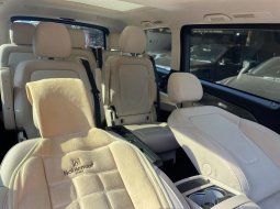 Mercedes-Benz V-Class V 260 2019 Hitam 8