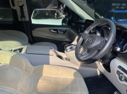 Mercedes-Benz V-Class V 260 2019 Hitam 9