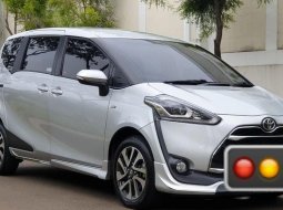 Toyota Sienta Q 2018 / Dp minim / Jual mobil murah jakarta