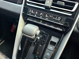Toyota Kijang Innova Zenix Hybrid 2022 5