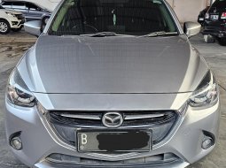 Mazda 2 R A/T ( Matic ) 2015/ 2016 Silver Km 56rban Mulus Siap Pakai