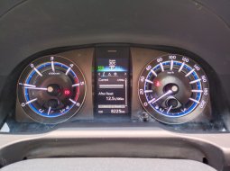 Toyota Kijang Innova 2.4V 2022 Hitam 2