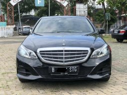 Mercedes-Benz E-Class E 200 2016 Hitam