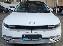 Hyundai Ionic 5 Signature Long Range A/T ( Matic ) 2022 Putih Km 3rban Mulus Siap Pakai