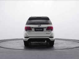 Toyota Fortuner 2,5 AT TRD 2014 3