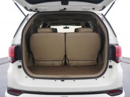 Toyota Fortuner 2,5 AT TRD 2014 10