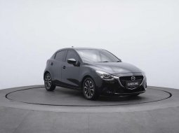 Mazda 2 R 2015 Sedan