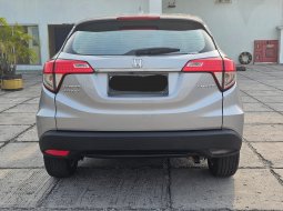 Honda HR-V E Special Edition 2020 Silver 2