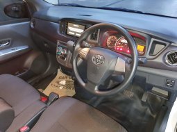 Toyota Calya G AT 2023 low KM 5 rb perak 3
