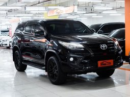 Toyota Fortuner 2.4 VRZ AT 2020 Hitam 7