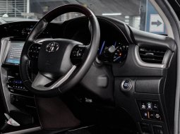 Toyota Fortuner 2.4 VRZ AT 2020 Hitam 16