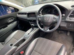 Honda HR-V E CVT 7