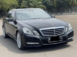 Mercedes-Benz E-Class E 300 2011 TERAWAT TERMURAH