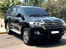 Toyota Land Cruiser 4.5 V8 Diesel 2021 km 2ribuan Vxr look mbs dubai vip 4seater cash kredit bisa