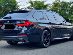 BMW 5 Series 530i M Sport 2023 hitam baru bisa langsung an pembeli cash kredit proses bisa dibantu 7