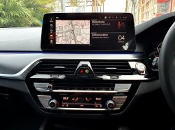 BMW 5 Series 530i M Sport 2023 hitam baru bisa langsung an pembeli cash kredit proses bisa dibantu 11