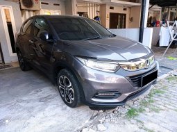 TDP (10JT) Honda HRV E SE AT 2020 Abu-abu