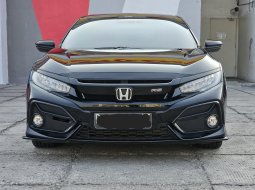 Honda Civic RS hatchback 2020 Hitam