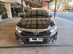 Toyota Camry 2.5 V 2016 Sedan