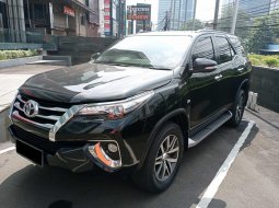 TDP (25JT) Toyota Fortuner 2.7 SRZ AT 2017 Hitam  1