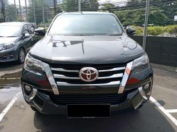 TDP (25JT) Toyota Fortuner 2.7 SRZ AT 2017 Hitam  2