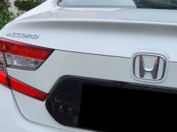 Honda Accord 1.5L 2022 putih turbo sensing km 19 rban cash kredit proses bisa dibantu 6