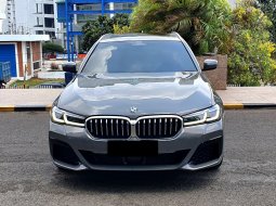 BMW 5 Series 530i M Sport 2022 wagon abu km 4 ribuan pajak panjang cash kredit proses bisa dibantu 2