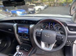 Toyota Fortuner 2.4 VRZ AT 2017 8