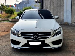 Mercedes-Benz C-Class C 300 AMG Line 2018 putih 6 ribuan mls cash kredit proses bisa dibantu