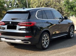 BMW X5 xDrive40i xLine 2019 hitam 15 ribuan mls sunroof tangan pertama cash kredit proses bisa 6