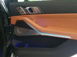 BMW X7 xDrive40i Excellence 2021 Pemakaian 2022 Kondisi Mulus Terawat Istimewa Seperti Baru 12