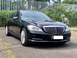 Mercedes-Benz S-Class 300