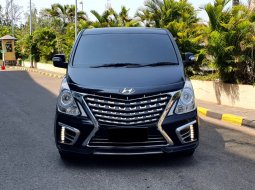Hyundai H-1 Elegance 2018 hitam bensin km31ribuan cash kredit proses bisa dibantu 2