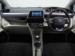Toyota Sienta V 2017 4