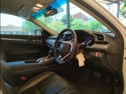 Honda Civic ES Prestige 2016 Putih sedan ,ready juga Hactback 2018 6