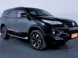 JUAL Toyota Fortuner 2.4 VRZ TRD AT 2018 Hitam