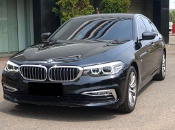 BMW 520i Luxury Line CKD AT 2018 Black On Brown 2