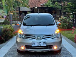 Nissan Grand Livina XV 2011 istimiwir