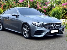 Mercedes-Benz E-Class E 300 Coupe AMG Line 2017 abu km 27rban tangan pertama cash kredit proses bisa