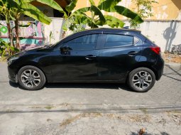 Jual mobil Mazda 2 2017 hitam km 48 ribu , ready juga warna putih 3