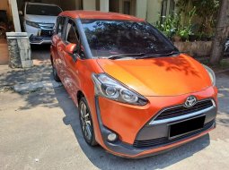  TDP (3JT) Toyota Sienta V 1.5 4X2 AT 2017 Orange  1