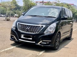 Hyundai H-1 Royale Diesel at 2018 Hitam 2