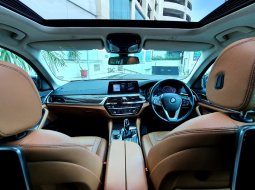 BMW 5 Series 530i 2017 luxury hitam km 16rban cash kredit proses bisa dibantu 4