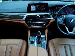 BMW 5 Series 530i 2017 luxury hitam km 16rban cash kredit proses bisa dibantu 12