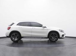 Mercedes-Benz GLA 200 AMG Line 2018 Putih Mobil Second Bergaransi Dan Berkualitas 2