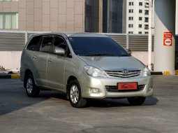 Toyota Kijang Innova G AT bensin 2009 1