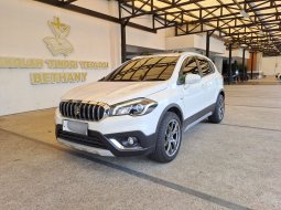 Suzuki SX4 S-Cross New  A/T 2022 Hatchback putih