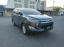 Toyota Kijang Innova V A/T Diesel 2016 Abu-abu
