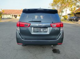 Toyota Kijang Innova V A/T Diesel 2016 Abu-abu 2