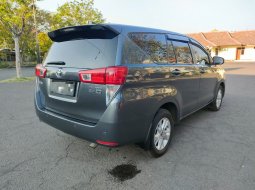 Toyota Kijang Innova V A/T Diesel 2016 Abu-abu 5
